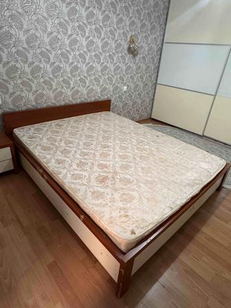 Кровать