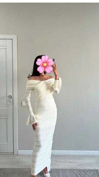 Белое платье