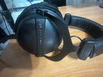 Клавиатура и наушники