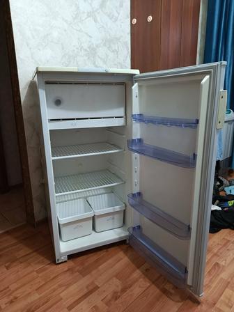 Продам холодильник и стиральную машину.