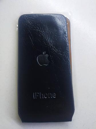 Чехол кожаный на айфон первый.