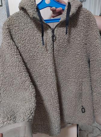 Натуральная куртка из овечьей шерсти, тёплая.