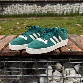 Кроссовки Adidas