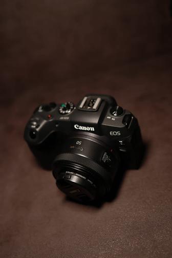 Продам новый фотоаппарат Canon RP