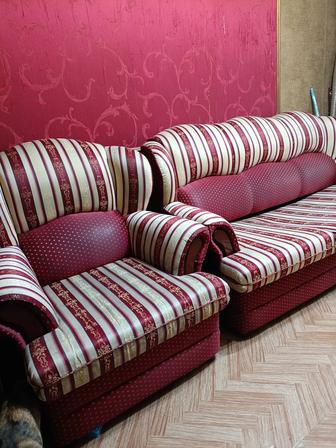 Продам диван и два кресла б/у