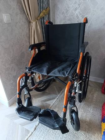 Продам инвалидную коляску