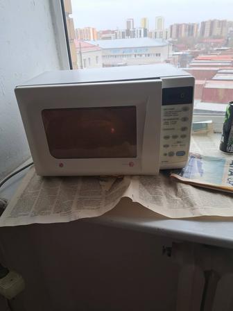 Продам микроволновую печь