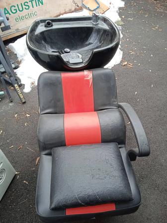 Продам парикмахерское кресло,для мытья головы.