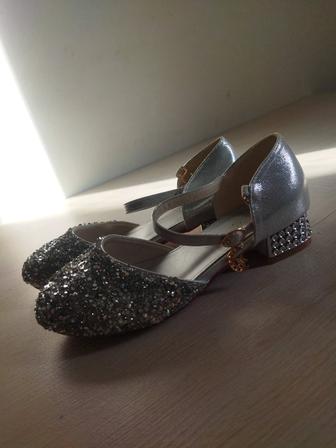 Туфли для девочки