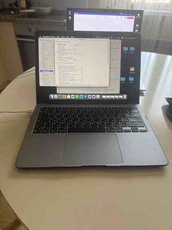 Macbook Air M1 2020 8/256. 95%