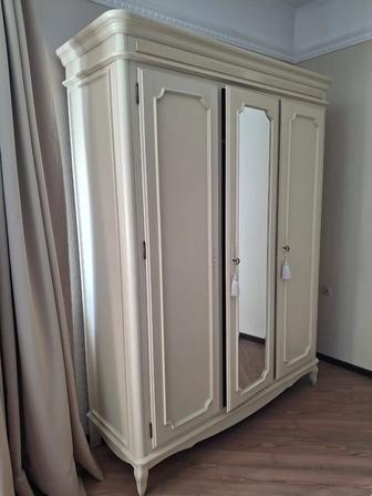 Продам дизайнерский шкаф