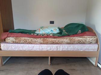 Продам кровать полуторку