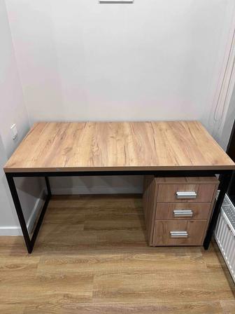 Рабочий стол с тумбой