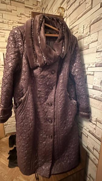 Пальто женское цвет коричневый бу почти новый размер 56-58