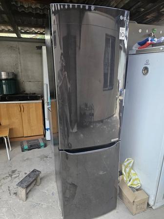 Продам холодильник Лджи ноу фрост