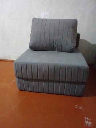 Продам кресло кровать купила неделю назад продаю в связи с переездом.