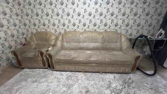Продам 2 кровати, диван и кресло