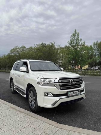 Аренда Тойота Land Cruiser 200