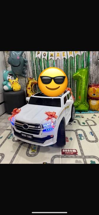 Детский электромобиль Toyota