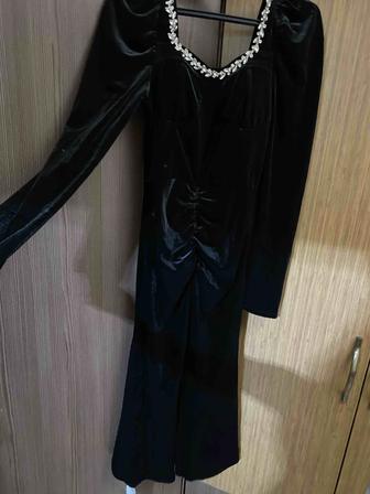 Черное вечернее платье