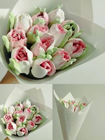 Домашняя выпечка и сладкие цветы.