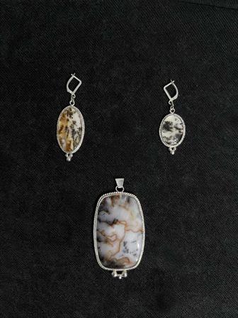 Продам эксклюзивный комплект из чистого серебра