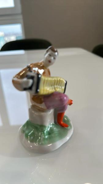 Статуэтка периода СССР