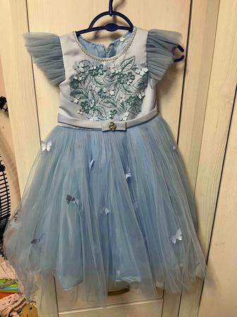 Продам праздничные платья на девочку