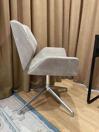 Офисный кресло KRUZE Chair by Boss Design made in UK