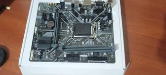 Материнская плата Gigabyte на H310M чипсете и 1151 сокете.