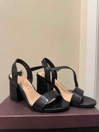 Продам босоножки отличного качества