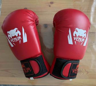 Боксерские перчатки