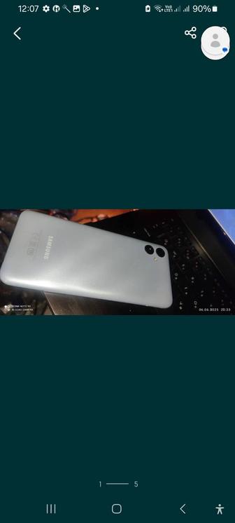 Продам смартфон Samsung A04e память 128