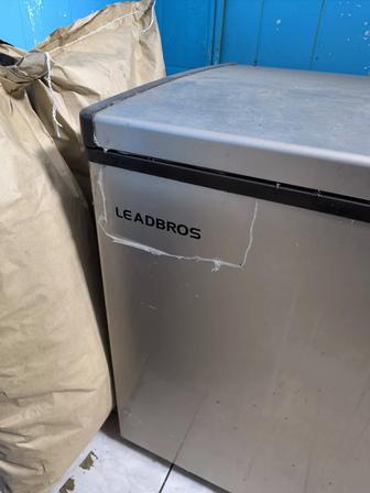 Продам морозильник