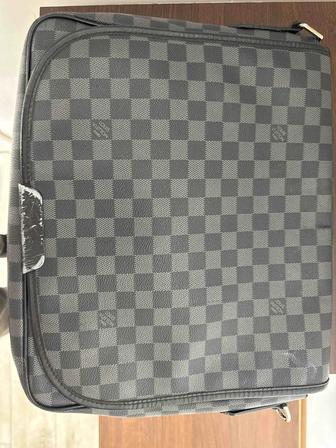 Louis Vuitton - Messenger
Daniel GM NM Pochette