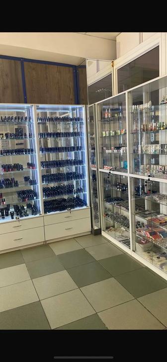 Витрина стеклянная