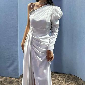 Вечернее платье белый