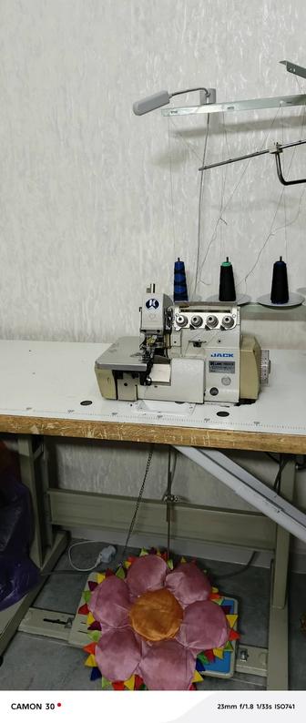 Продам оверлок