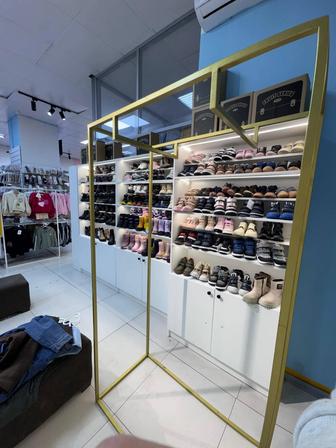 Стойка для одежды