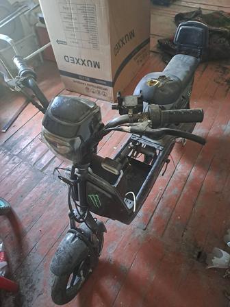 Скутер электричски