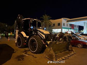Три в одном услуги трактора