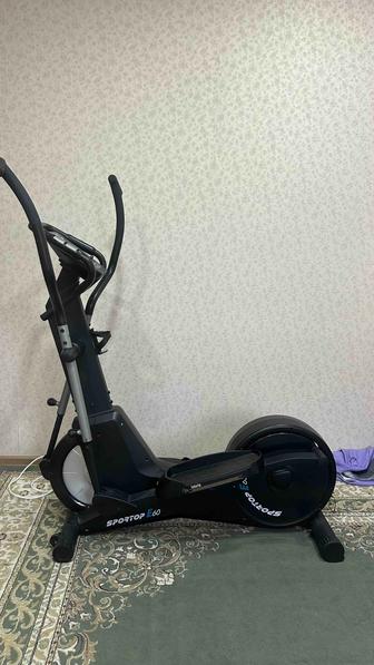 Элептический тренажер.