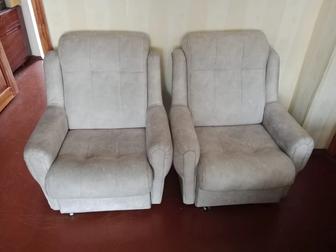 Тройка диван и два кресла