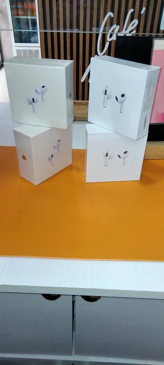 Airpods Pro один плюс один