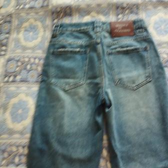 Джинсы