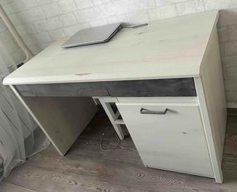 Продам срочно подростковый гарнитур