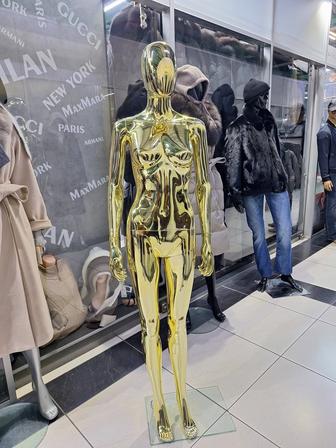Женский манекен золотой