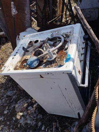 Газовая плита СССР 4 конфорок . 3 конфс баллон большой