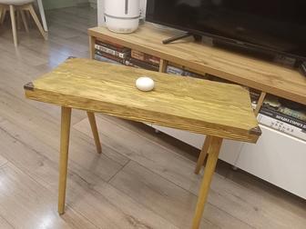 Продам деревянный столик под старину брашированный