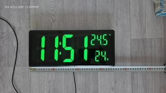 Часы электронные настенные